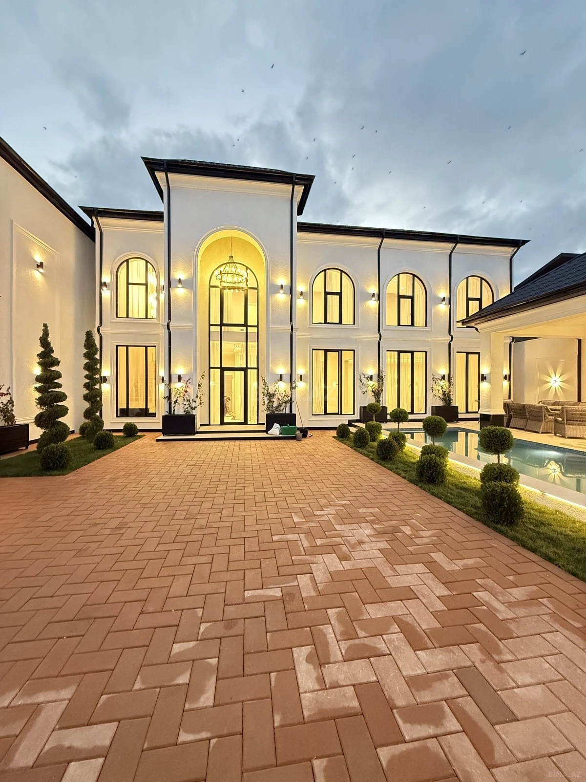 Satılır 4 otaqlı həyət evi 200 m²