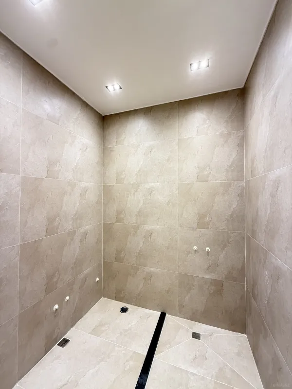 Satılır 4 otaqlı həyət evi 200 m²