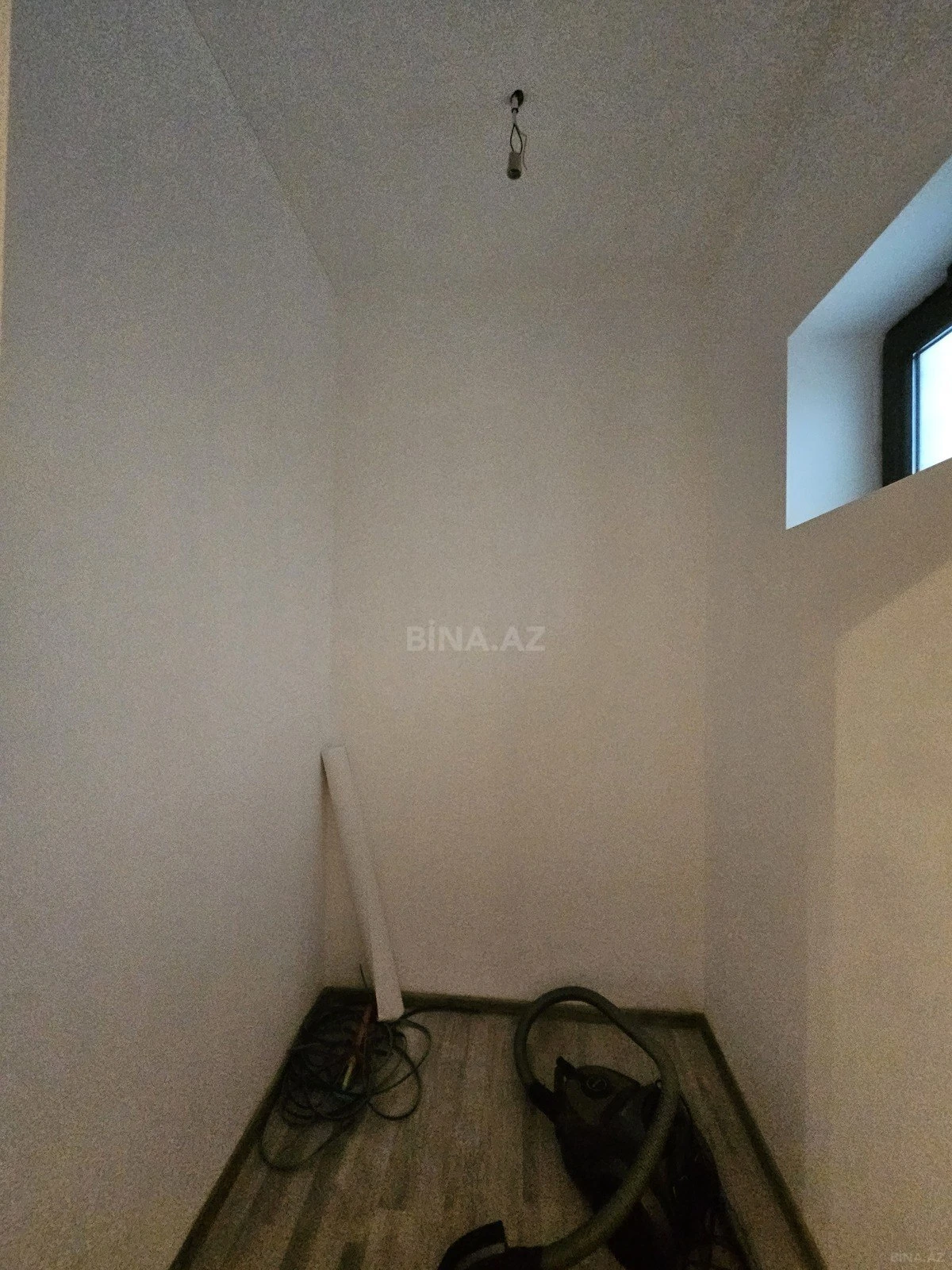 Satılır 5 otaqlı həyət evi 250 m²