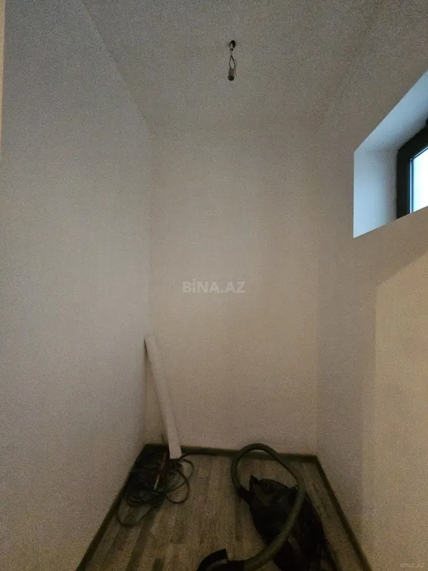 Satılır 5 otaqlı həyət evi 250 m²