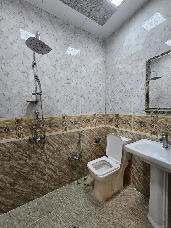Satılır 5 otaqlı həyət evi 250 m²