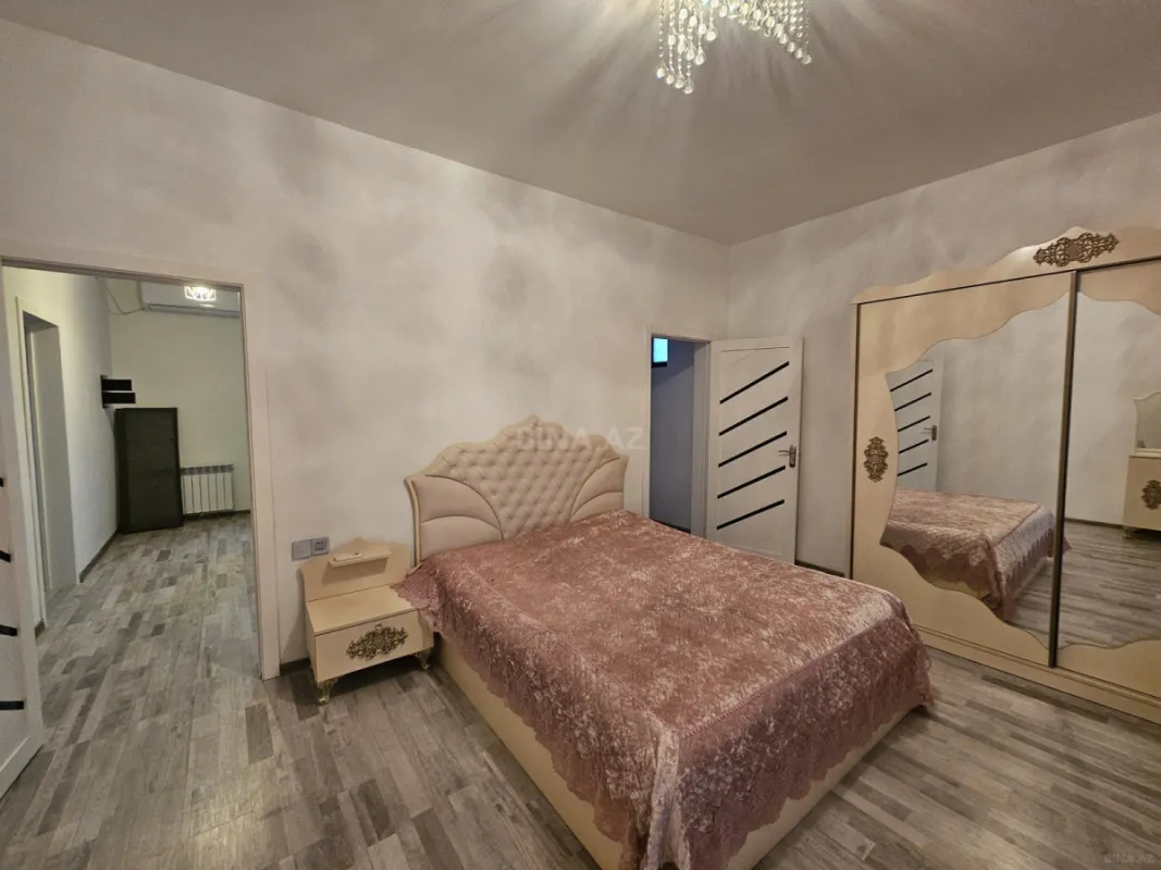 Satılır 5 otaqlı həyət evi 250 m²