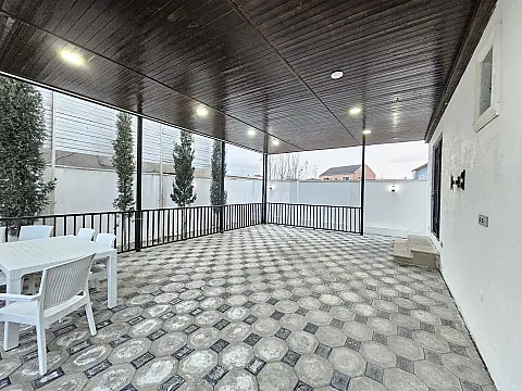 Satılır 5 otaqlı həyət evi 250 m²