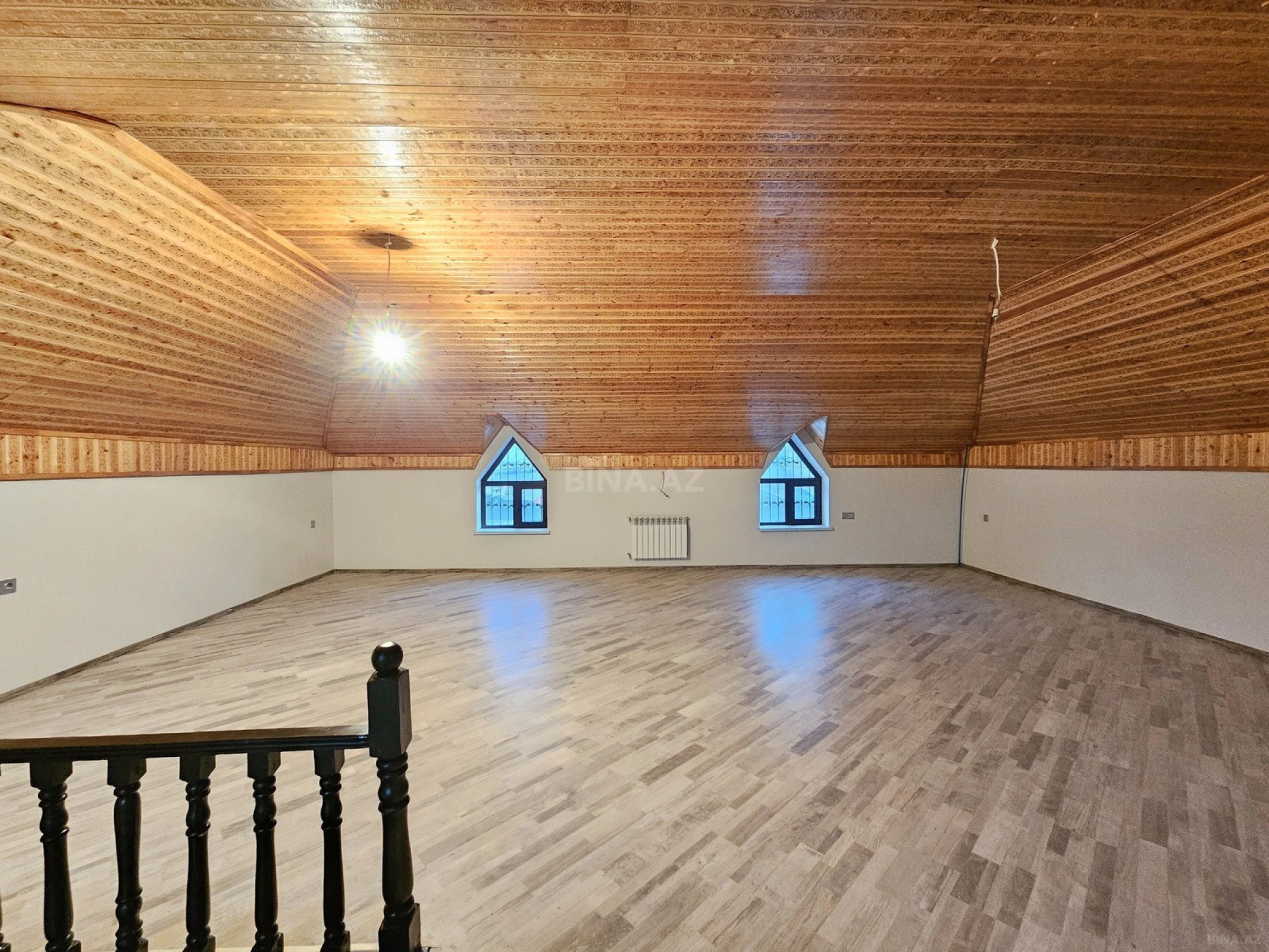 Satılır 5 otaqlı həyət evi 250 m²