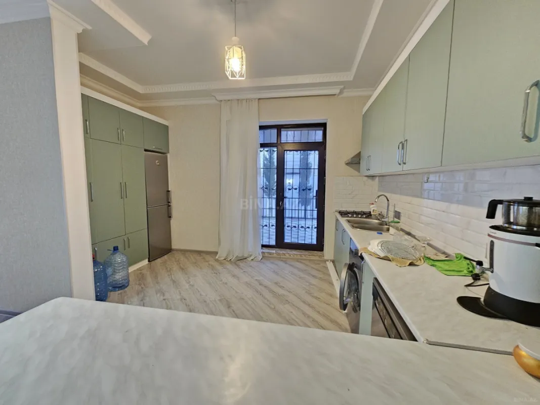 Satılır 5 otaqlı həyət evi 250 m²