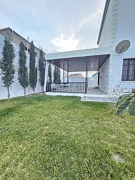 Satılır 5 otaqlı həyət evi 250 m²
