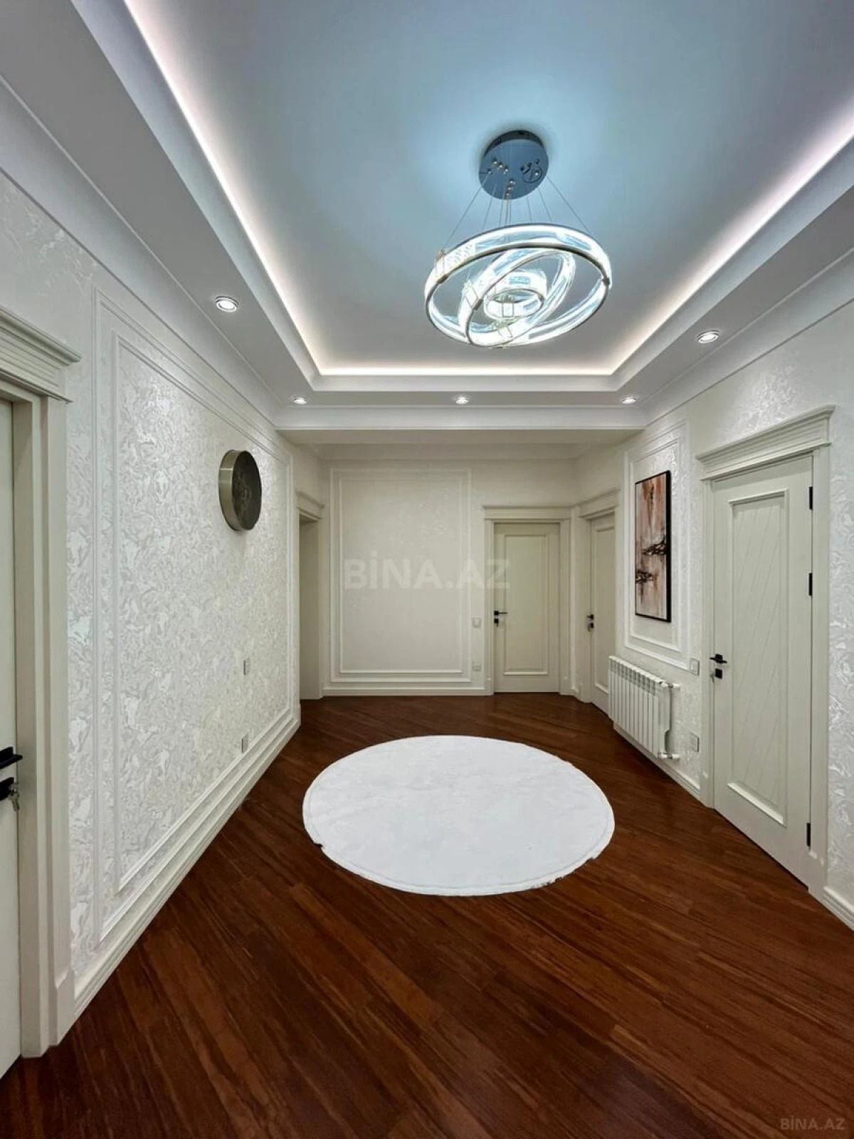 Satılır 4 otaqlı mənzil 191 m²