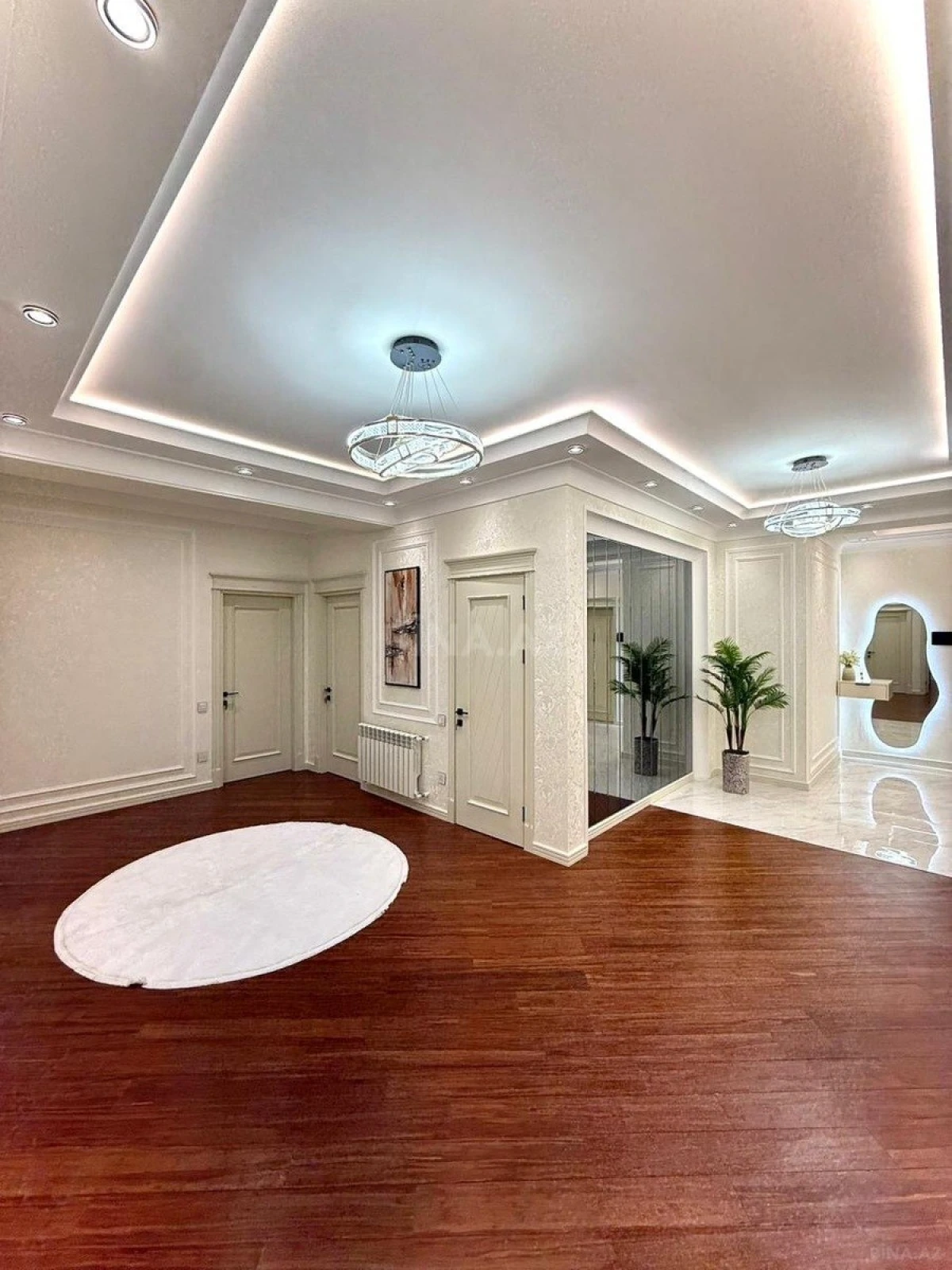 Satılır 4 otaqlı mənzil 191 m²