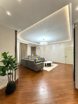 Satılır 4 otaqlı mənzil 191 m²