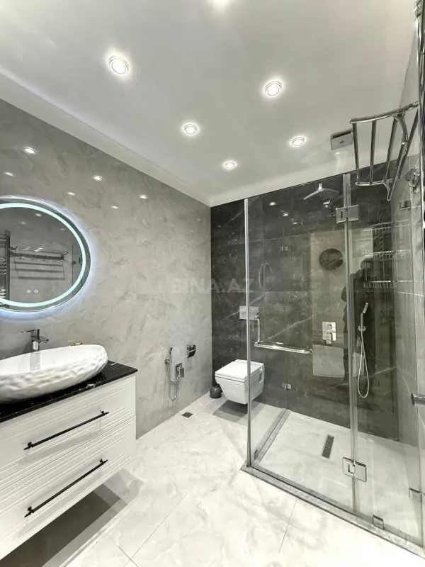 Satılır 4 otaqlı mənzil 191 m²