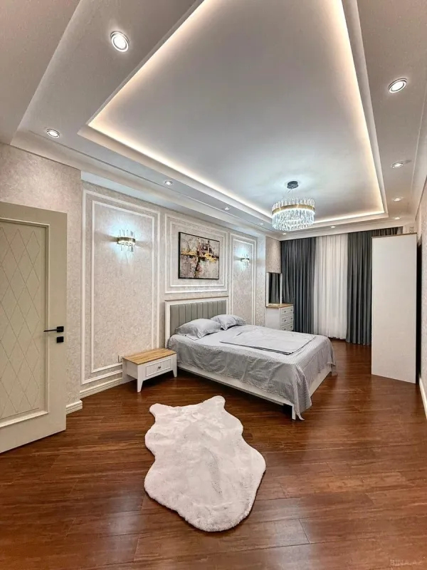 Satılır 4 otaqlı mənzil 191 m²