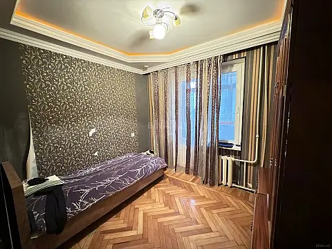Satılır 5 otaqlı mənzil 115 m²