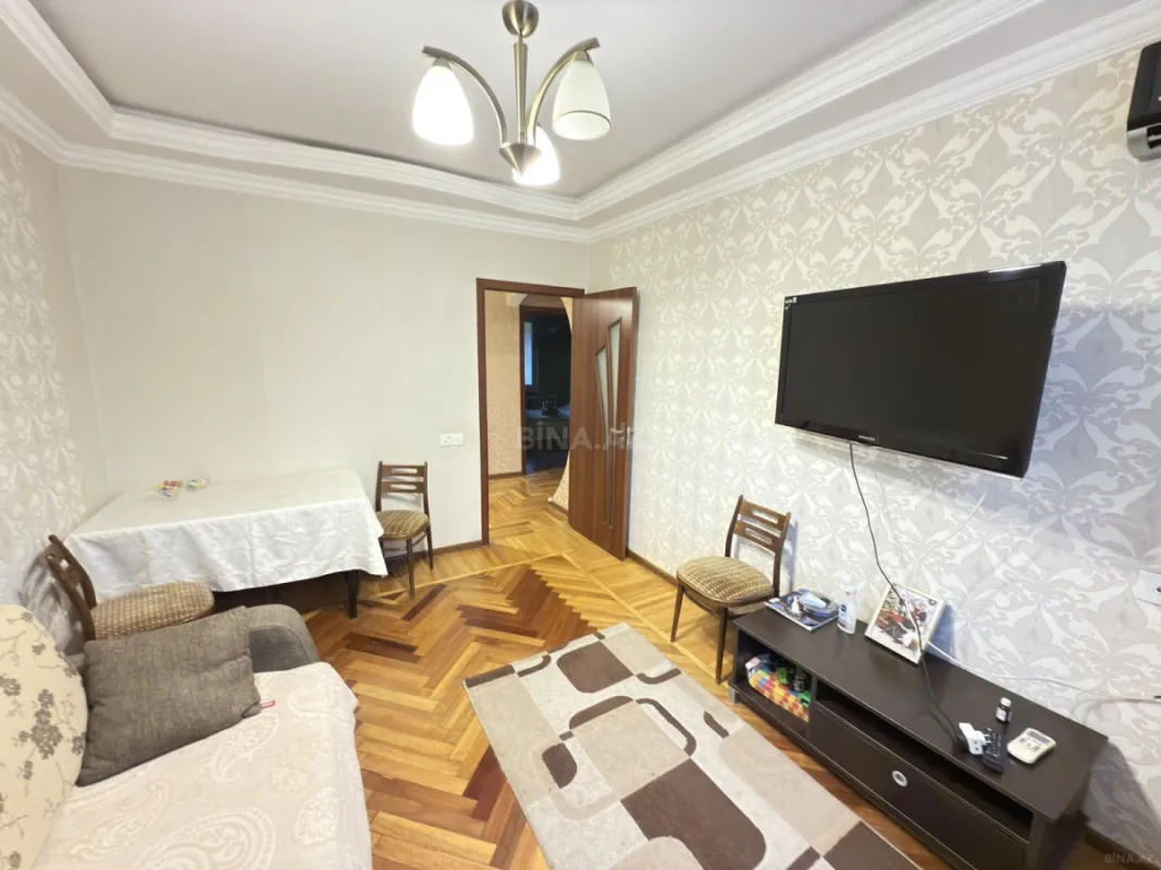 Satılır 5 otaqlı mənzil 115 m²