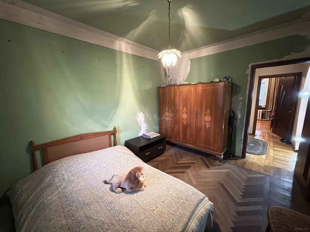 Satılır 5 otaqlı mənzil 115 m²