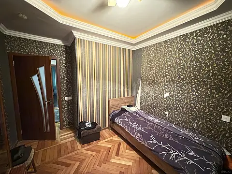 Satılır 5 otaqlı mənzil 115 m²
