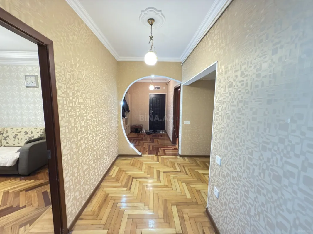 Satılır 5 otaqlı mənzil 115 m²