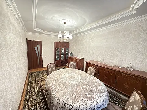 Satılır 5 otaqlı mənzil 115 m²