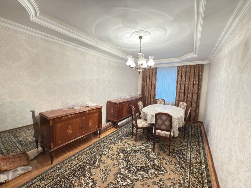 Satılır 5 otaqlı mənzil 115 m²