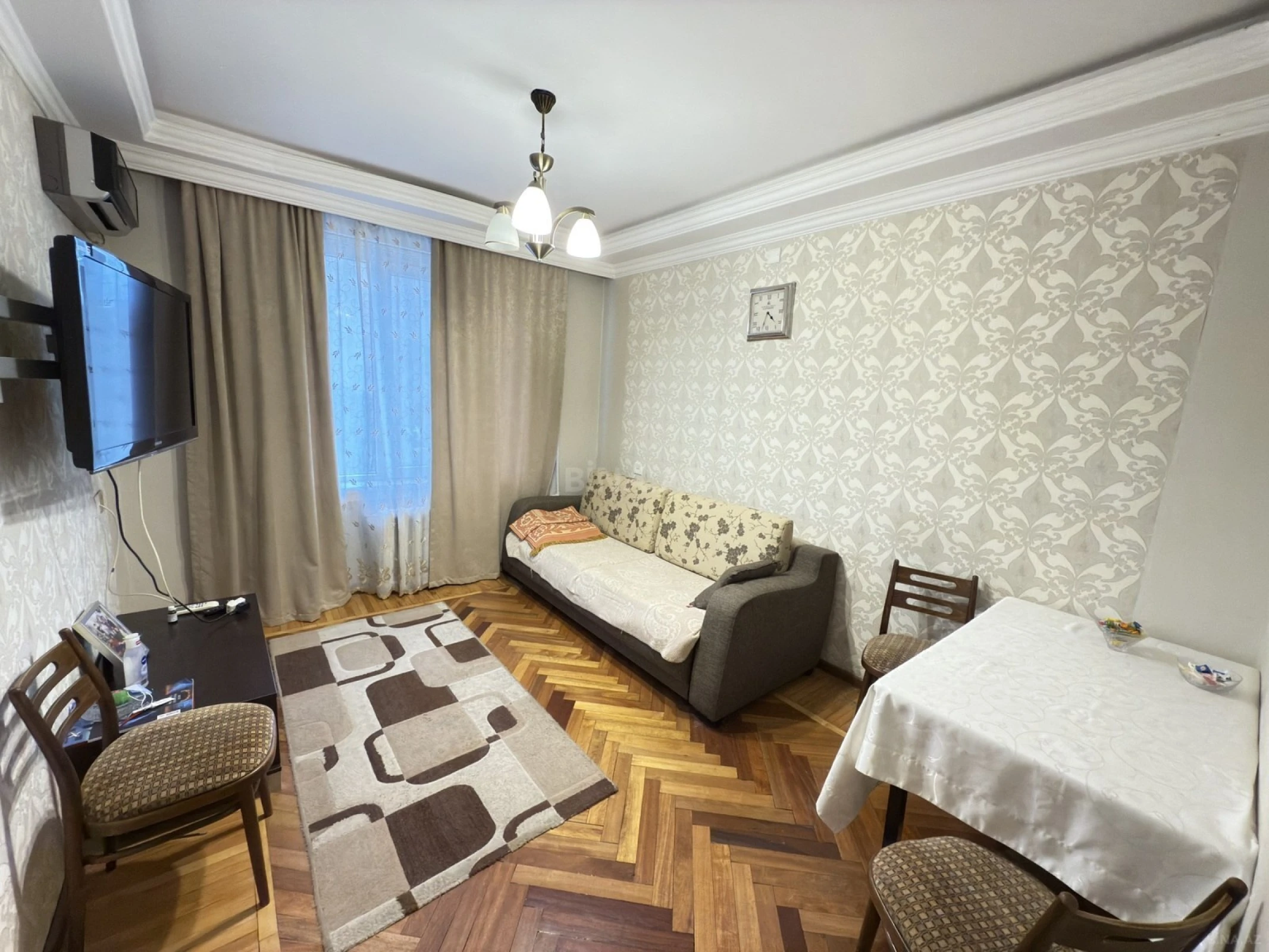 Satılır 5 otaqlı mənzil 115 m²