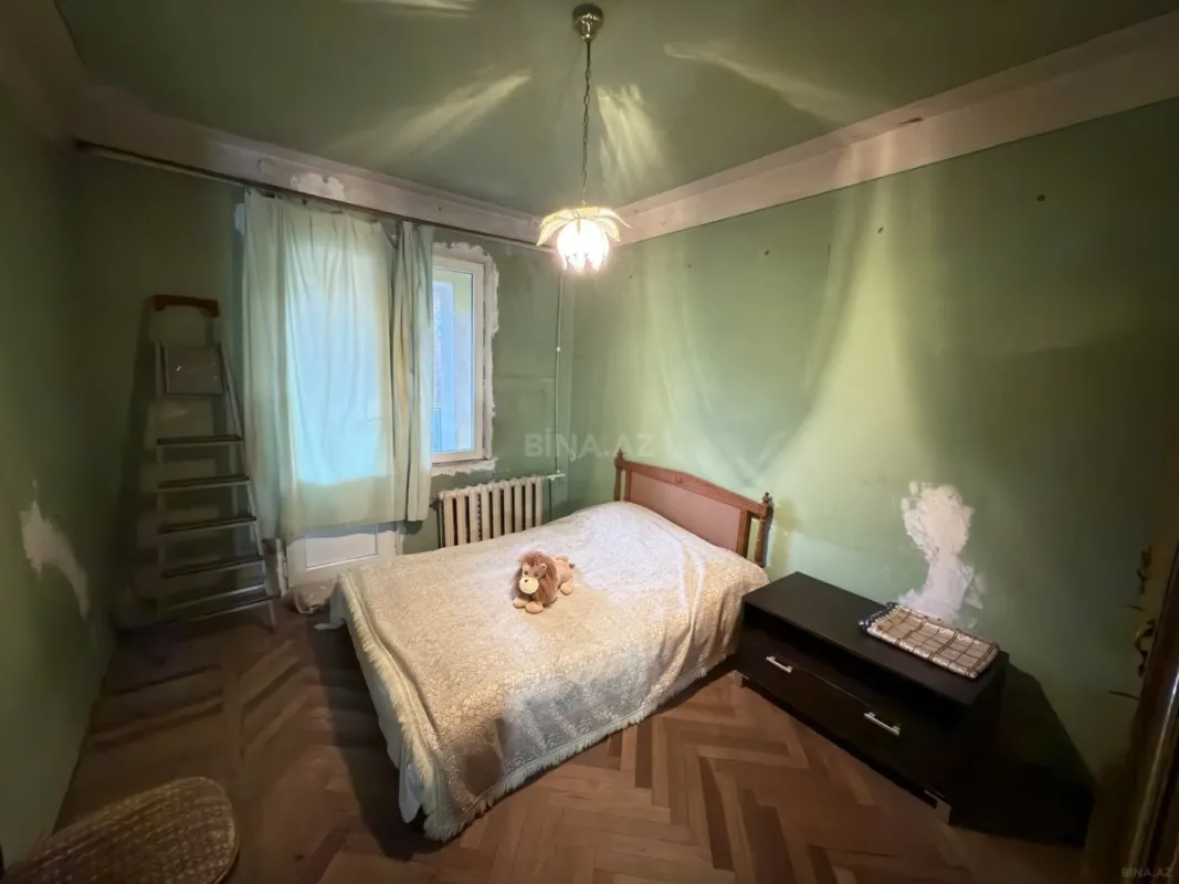 Satılır 5 otaqlı mənzil 115 m²