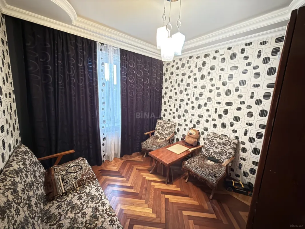 Satılır 5 otaqlı mənzil 115 m²