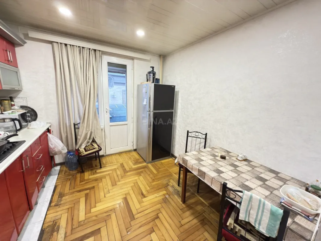 Satılır 5 otaqlı mənzil 115 m²