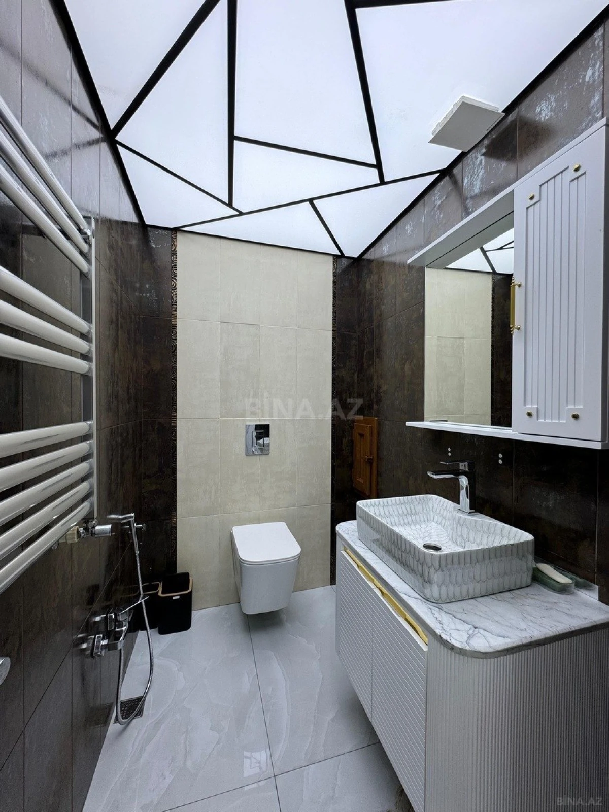 Kirayə verilir 3 otaqlı mənzil 150 m²