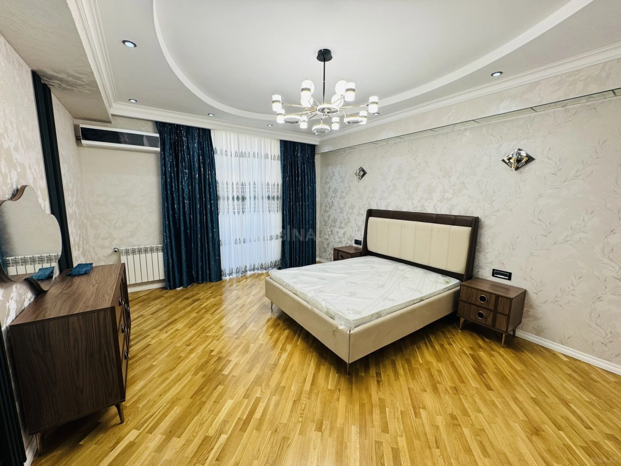 Kirayə verilir 3 otaqlı mənzil 150 m²