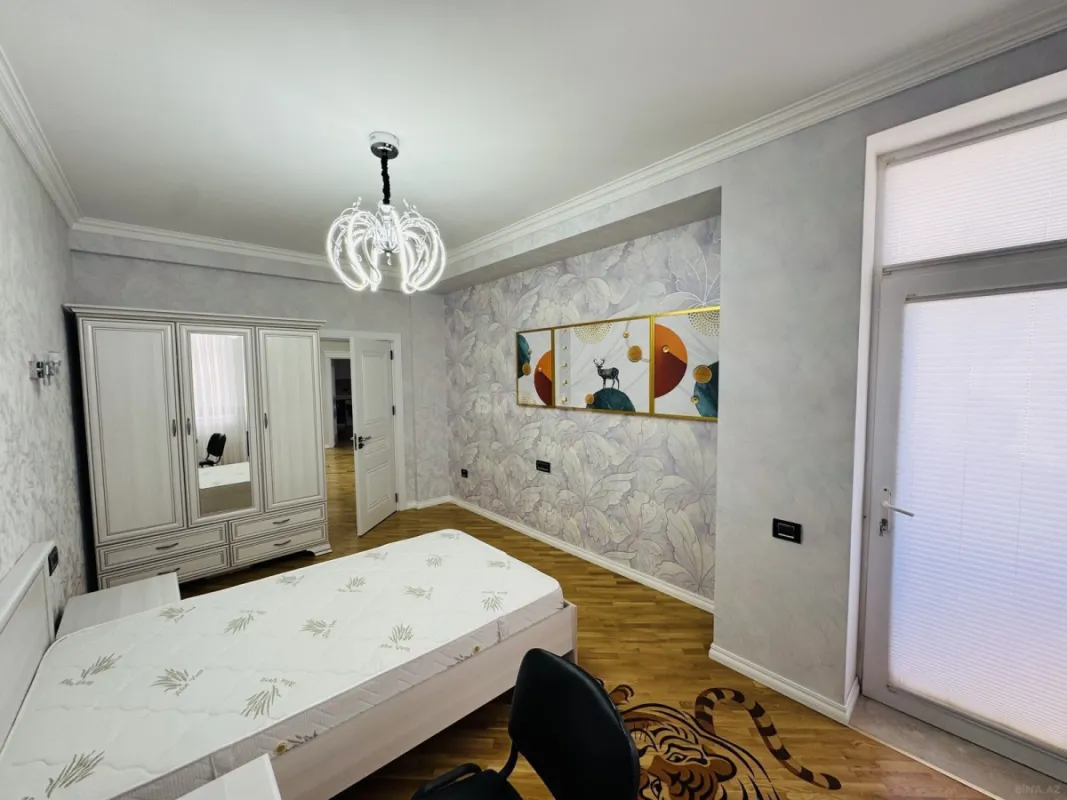 Kirayə verilir 3 otaqlı mənzil 150 m²