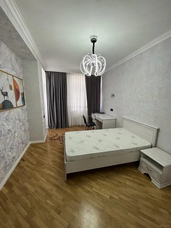 Kirayə verilir 3 otaqlı mənzil 150 m²