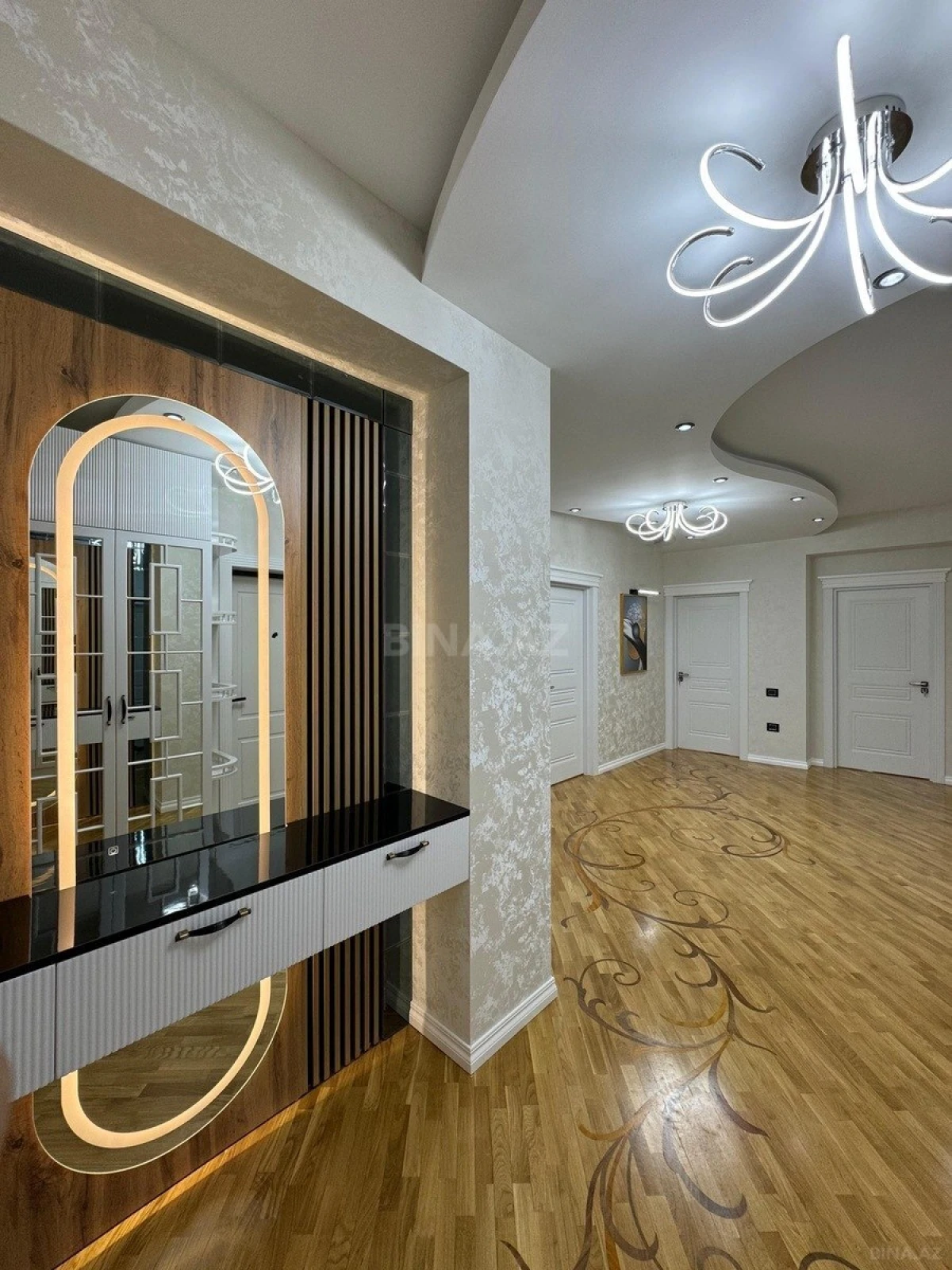 Kirayə verilir 3 otaqlı mənzil 150 m²