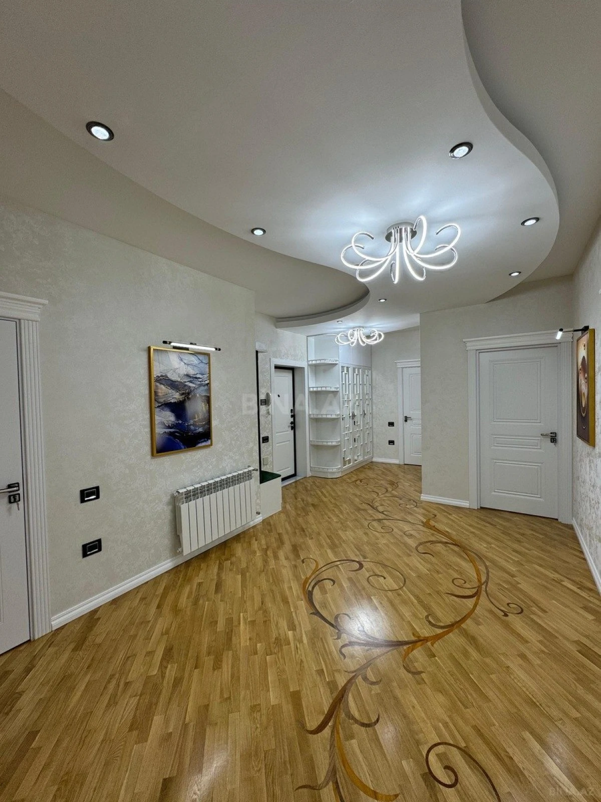 Kirayə verilir 3 otaqlı mənzil 150 m²