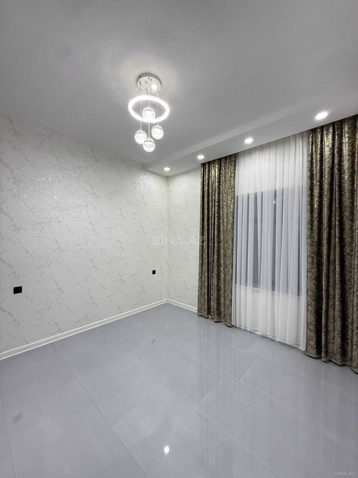 Satılır 4 otaqlı həyət evi 140 m²
