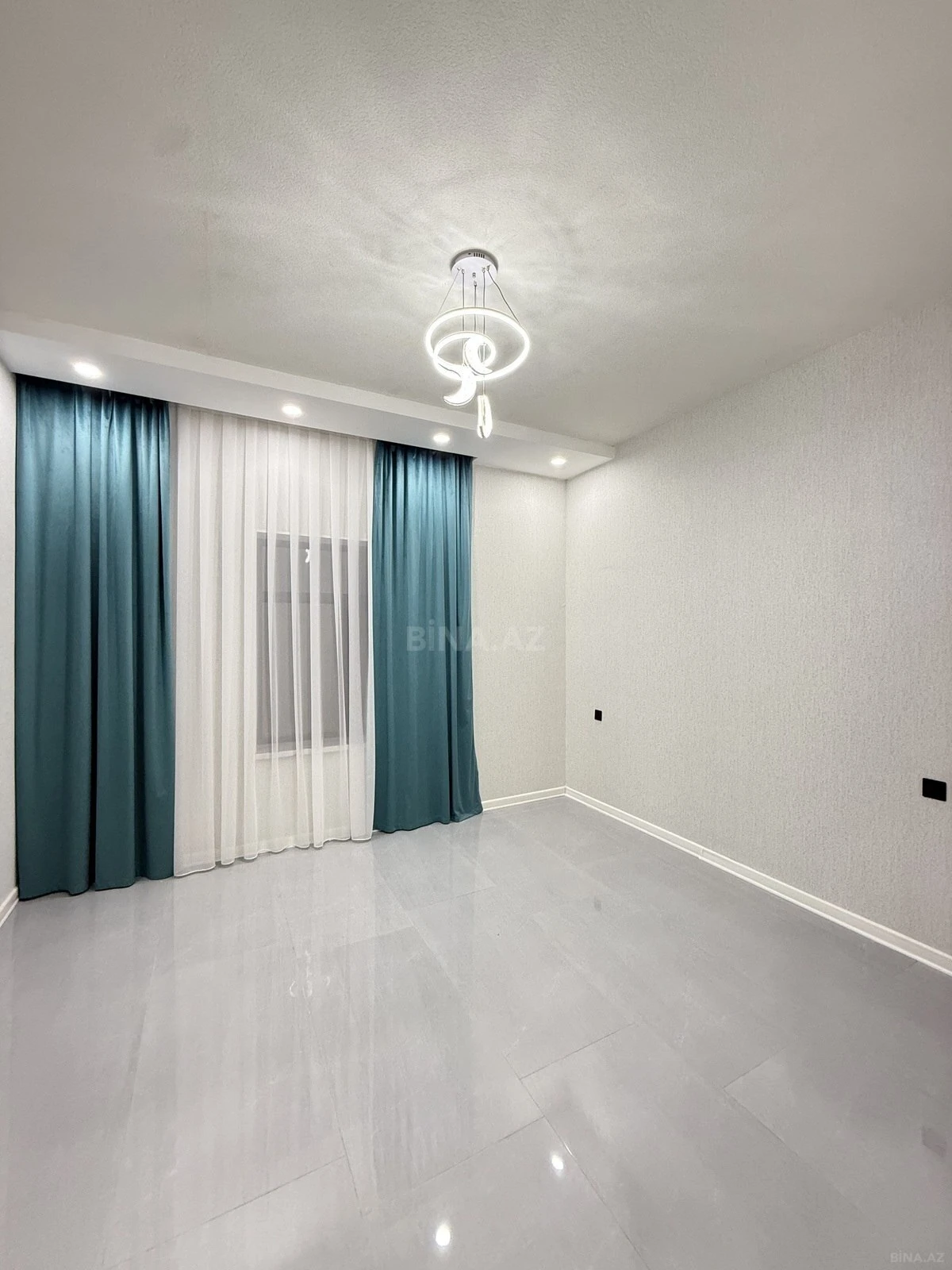 Satılır 4 otaqlı həyət evi 140 m²