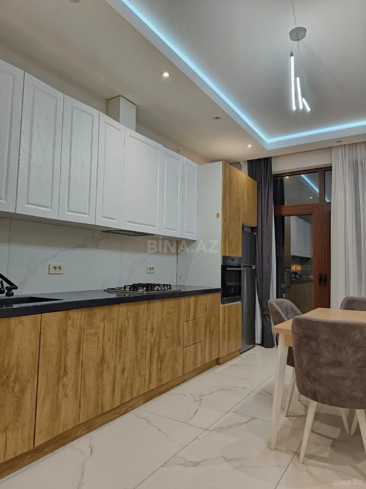 Kirayə verilir 3 otaqlı mənzil 120 m²