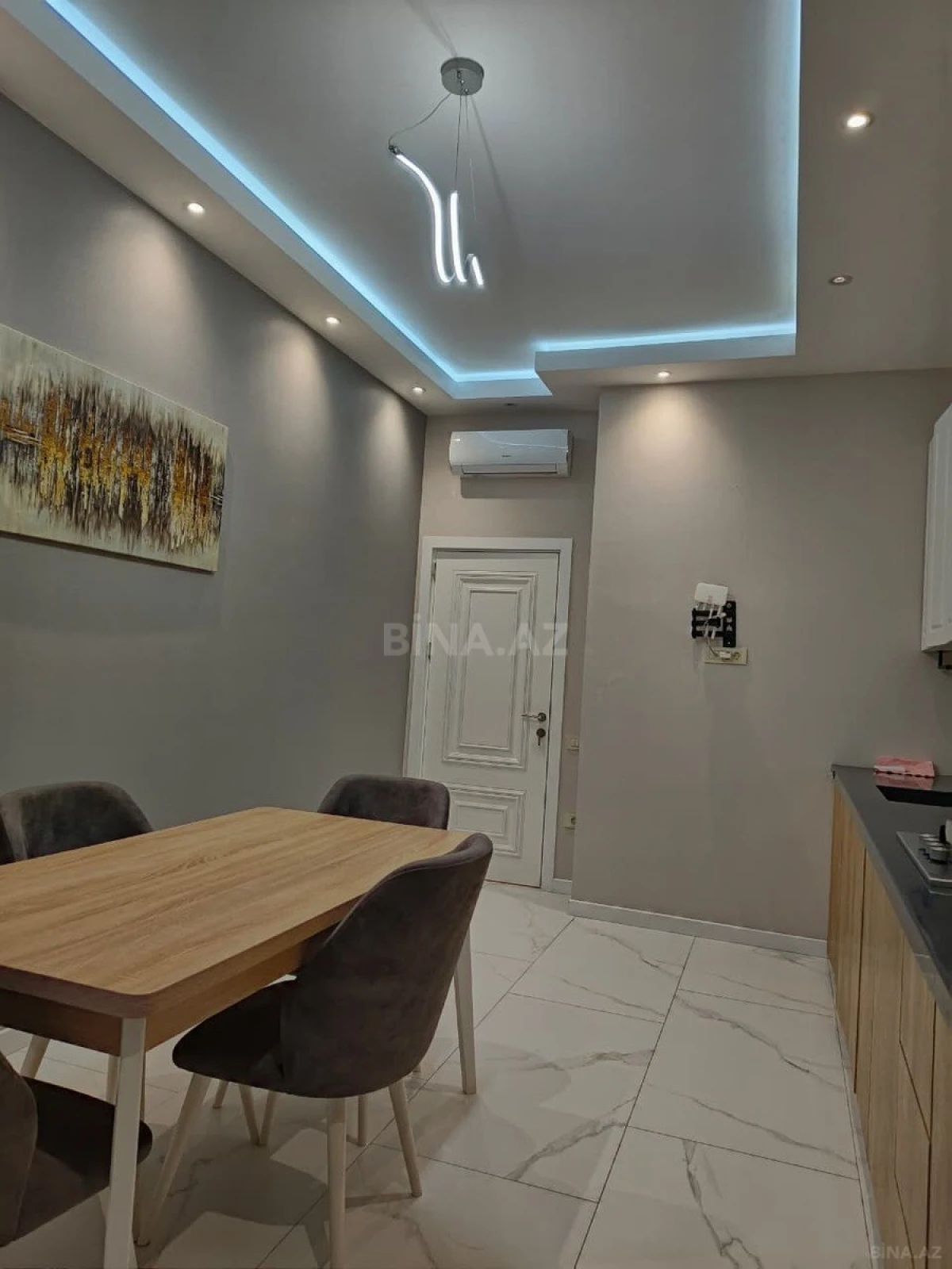 Kirayə verilir 3 otaqlı mənzil 120 m²