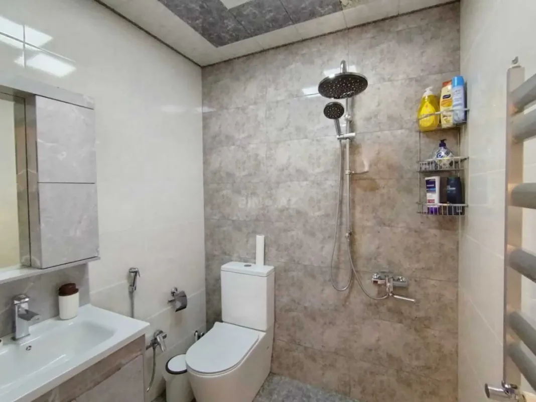 Kirayə verilir 2 otaqlı mənzil 72 m²