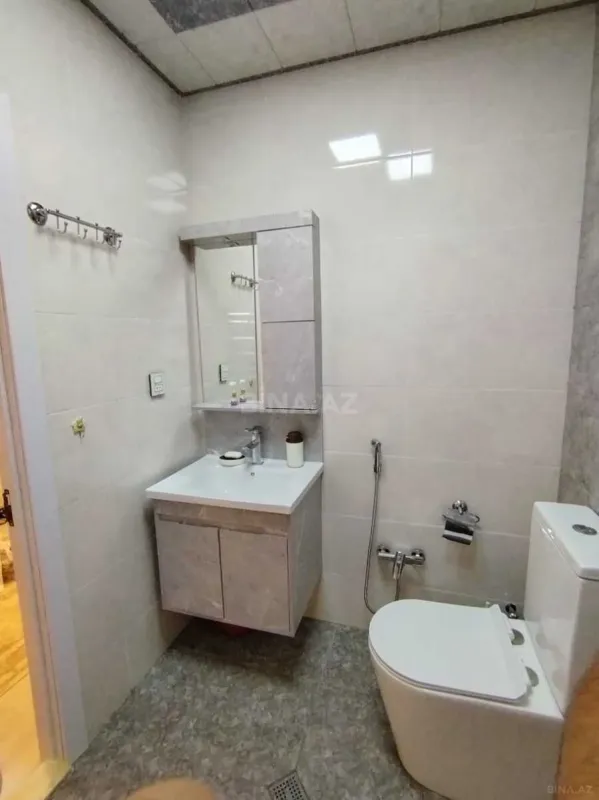 Kirayə verilir 2 otaqlı mənzil 72 m²