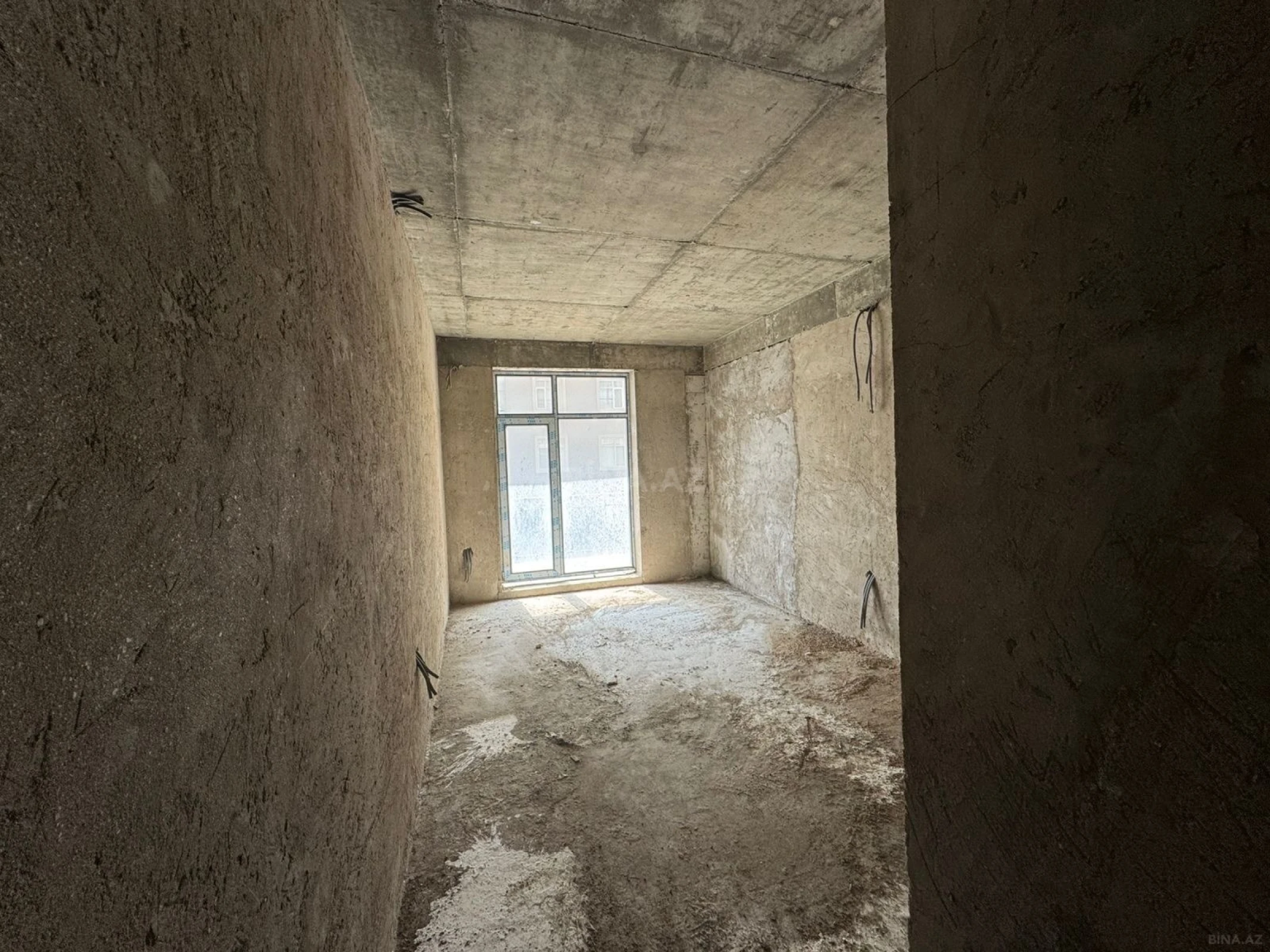 Satılır 3 otaqlı mənzil 140 m²