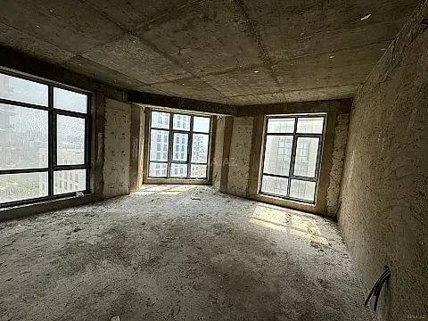 Satılır 3 otaqlı mənzil 140 m²