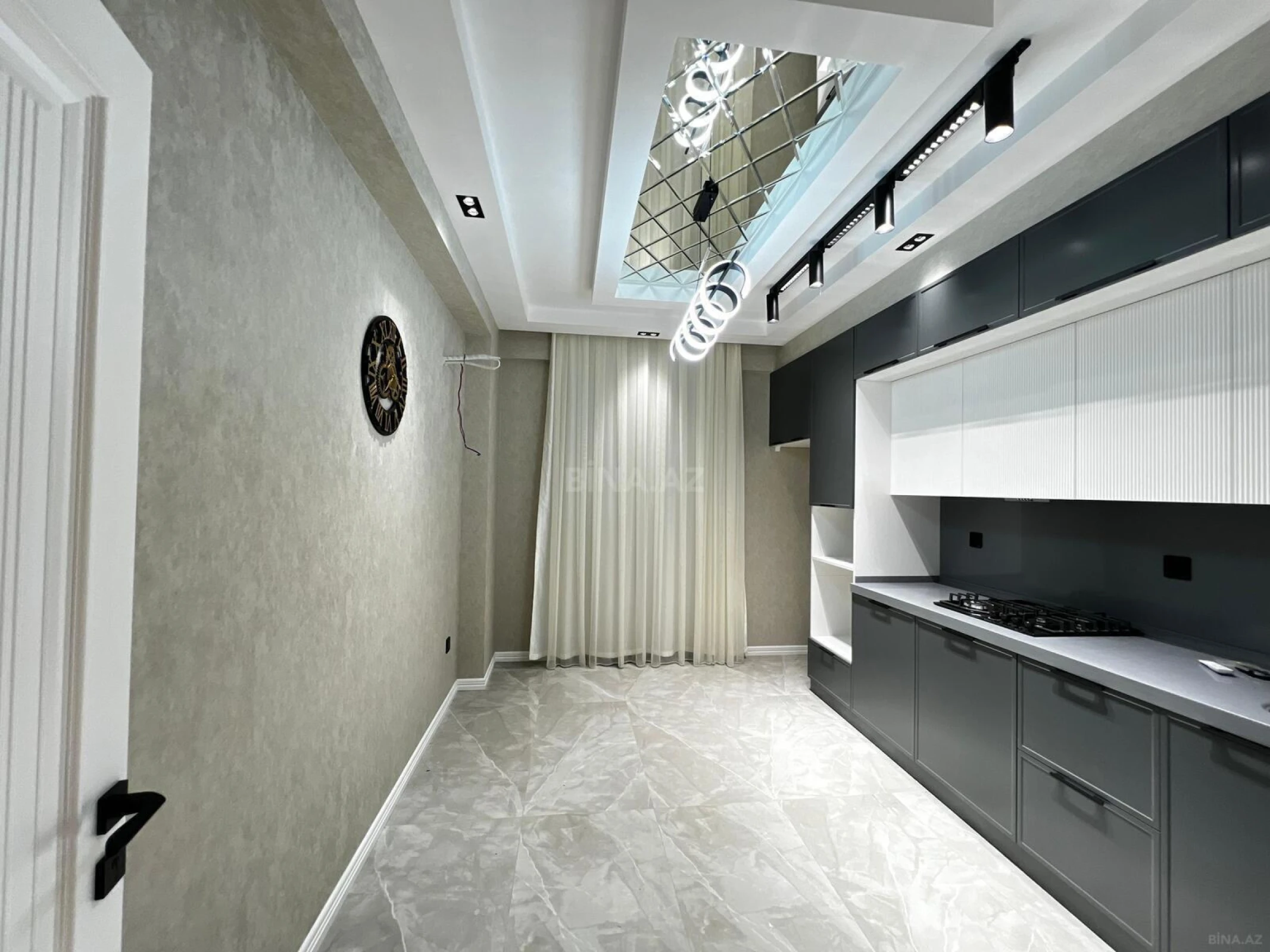 Satılır 3 otaqlı mənzil 115 m²