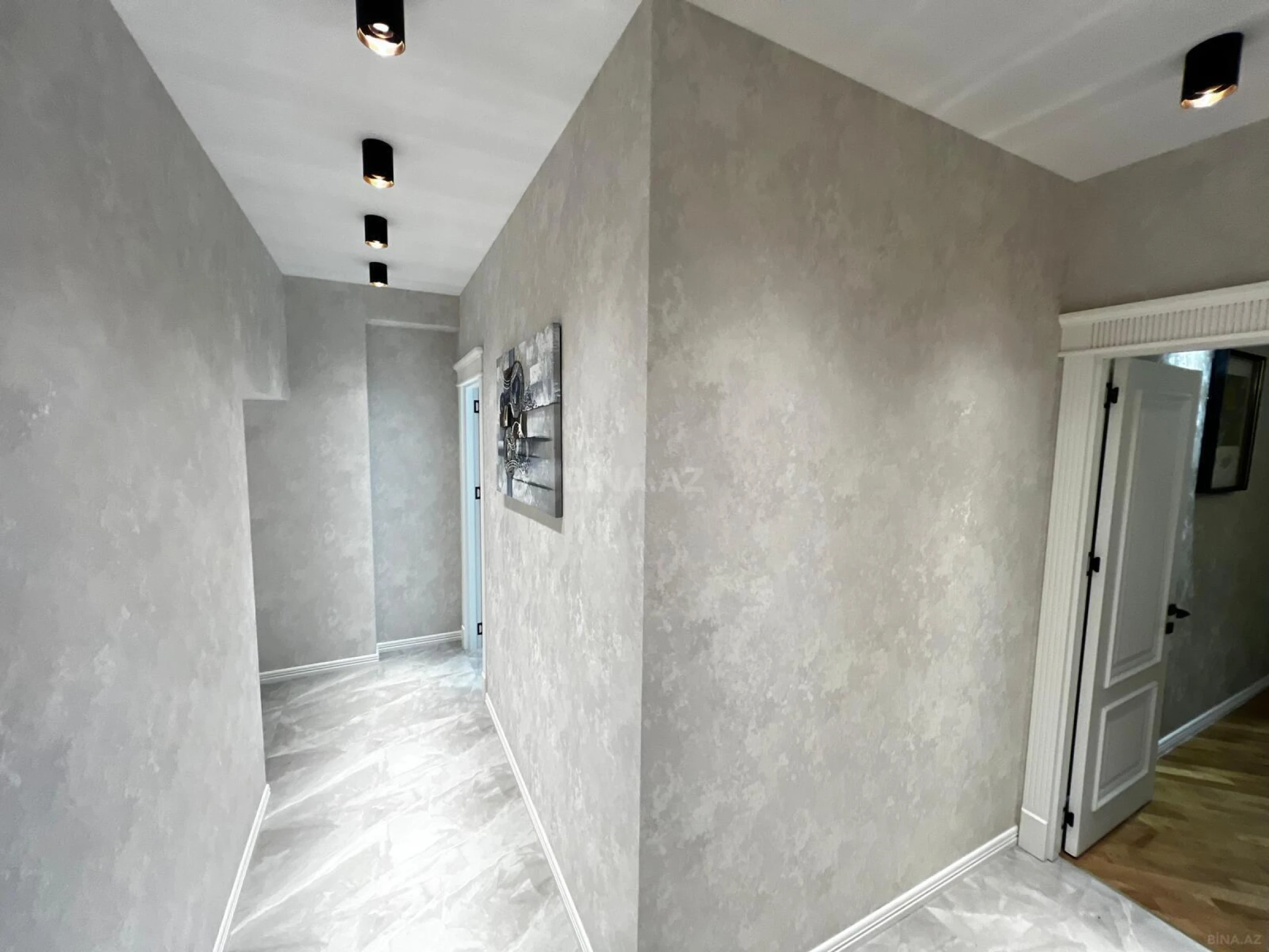 Satılır 3 otaqlı mənzil 115 m²