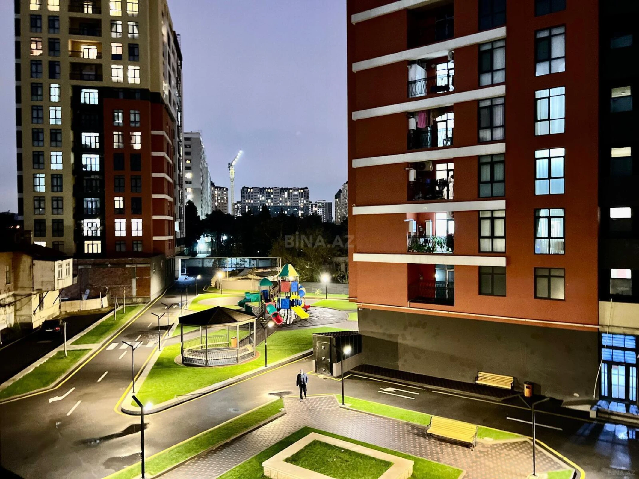 Satılır 3 otaqlı mənzil 115 m²