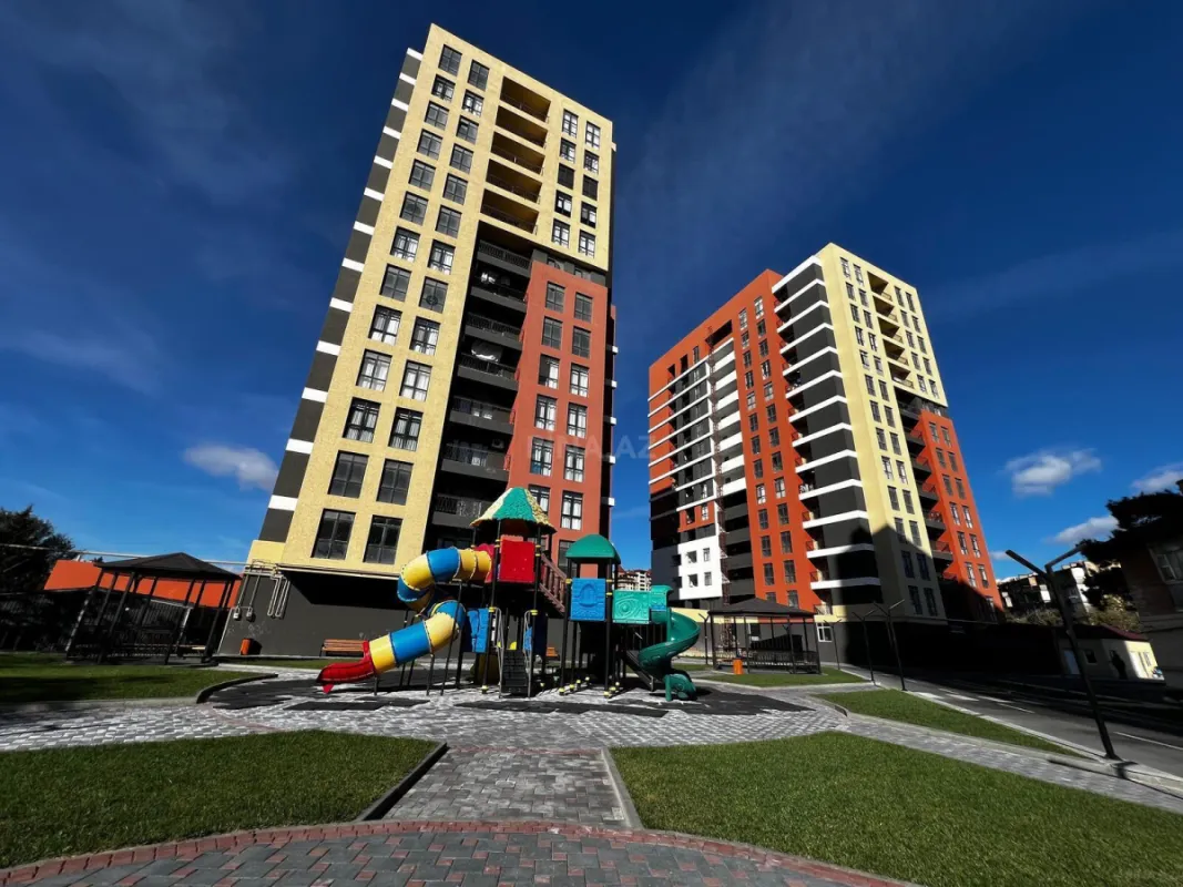 Satılır 3 otaqlı mənzil 115 m²