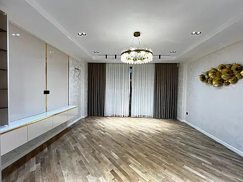 Satılır 3 otaqlı mənzil 115 m²