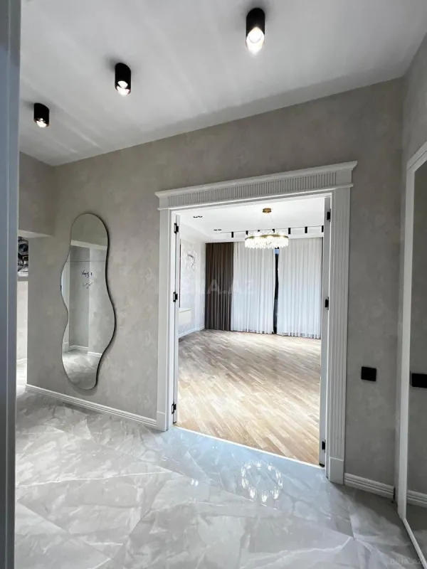 Satılır 3 otaqlı mənzil 115 m²