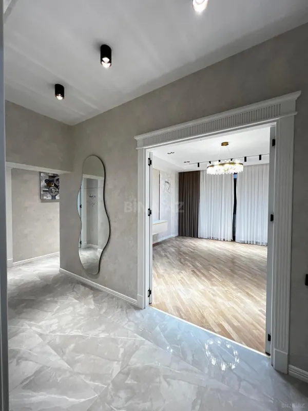 Satılır 3 otaqlı mənzil 115 m²