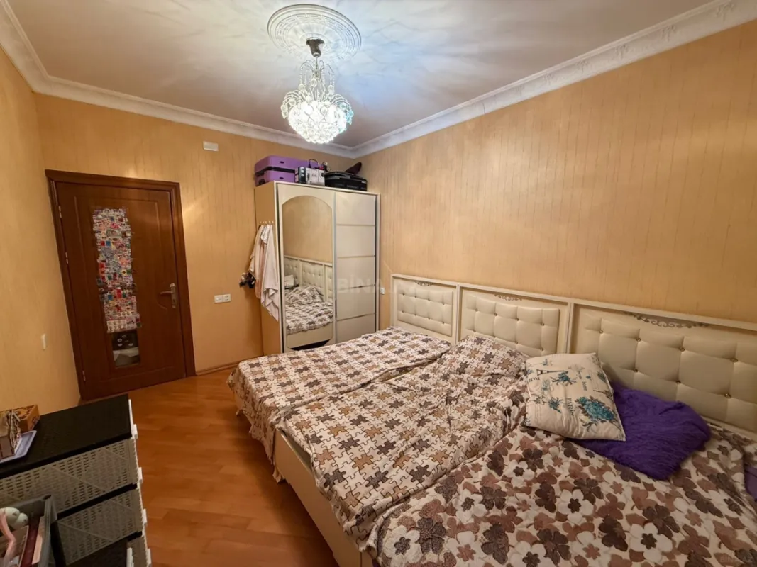 Satılır 5 otaqlı mənzil 125 m²
