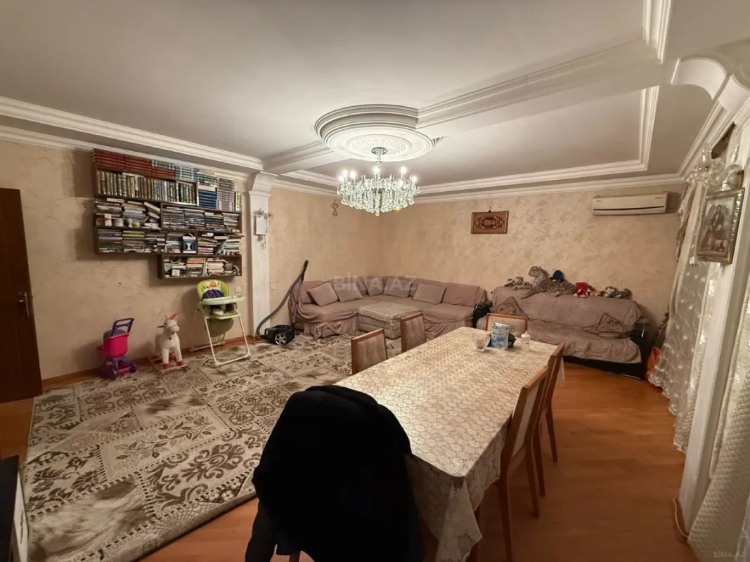 Satılır 5 otaqlı mənzil 125 m²