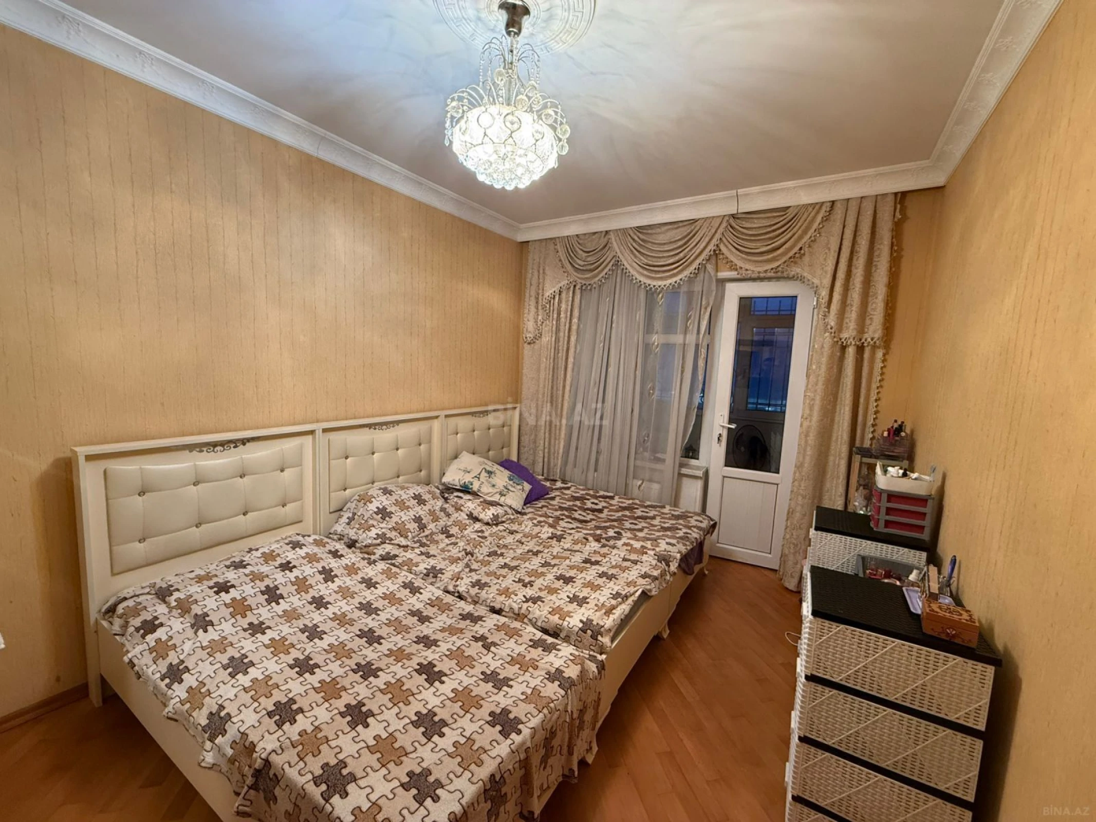 Satılır 5 otaqlı mənzil 125 m²